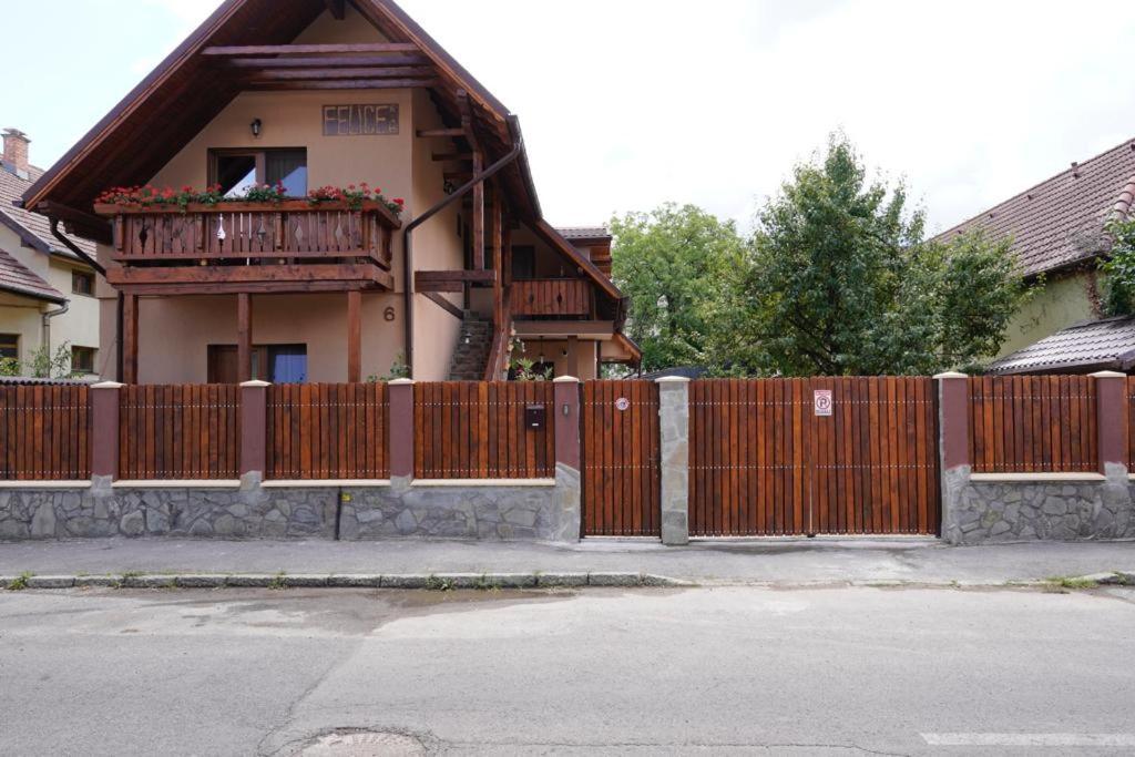 Casa Felice Hotell Braşov Exteriör bild